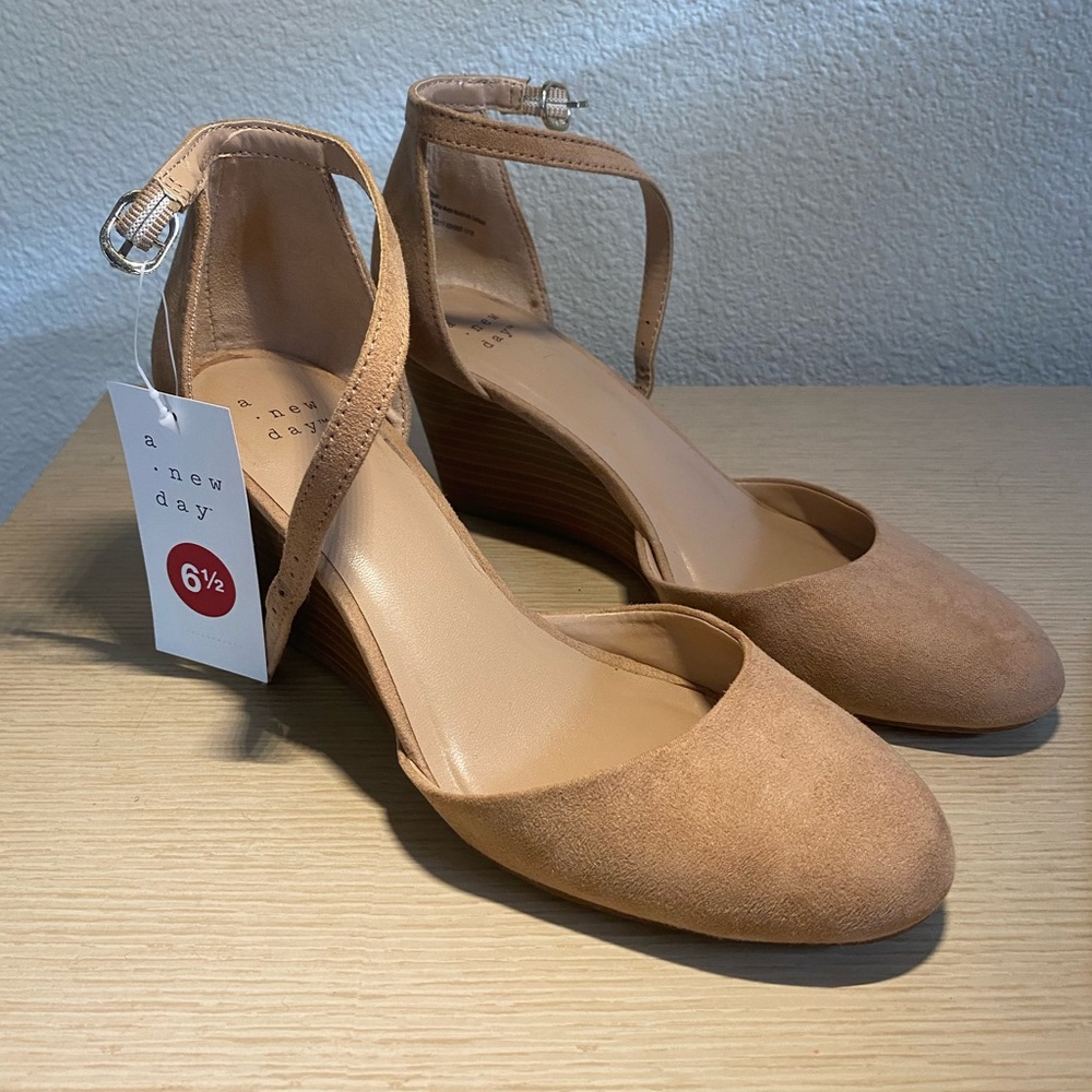 A New Day Women's Wendi Closed Toe Wedge Pumps